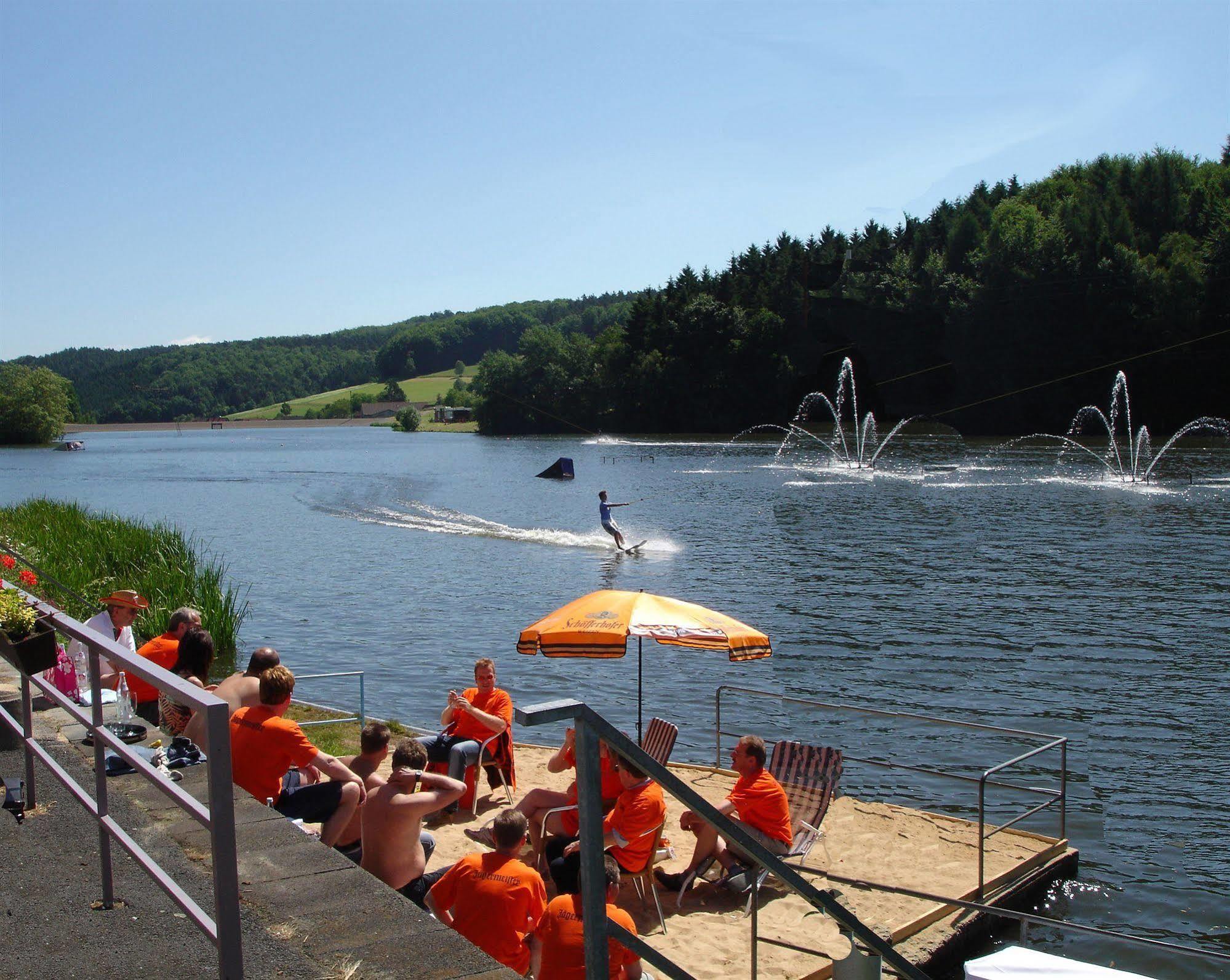 Hotel Seeblick Kirchheim  Bagian luar foto